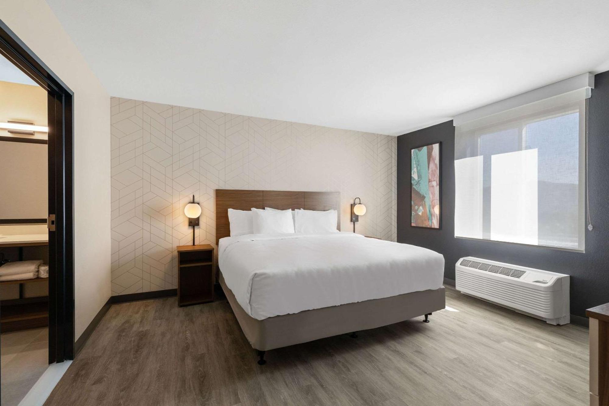 Everhome Suites コロナ エクステリア 写真
