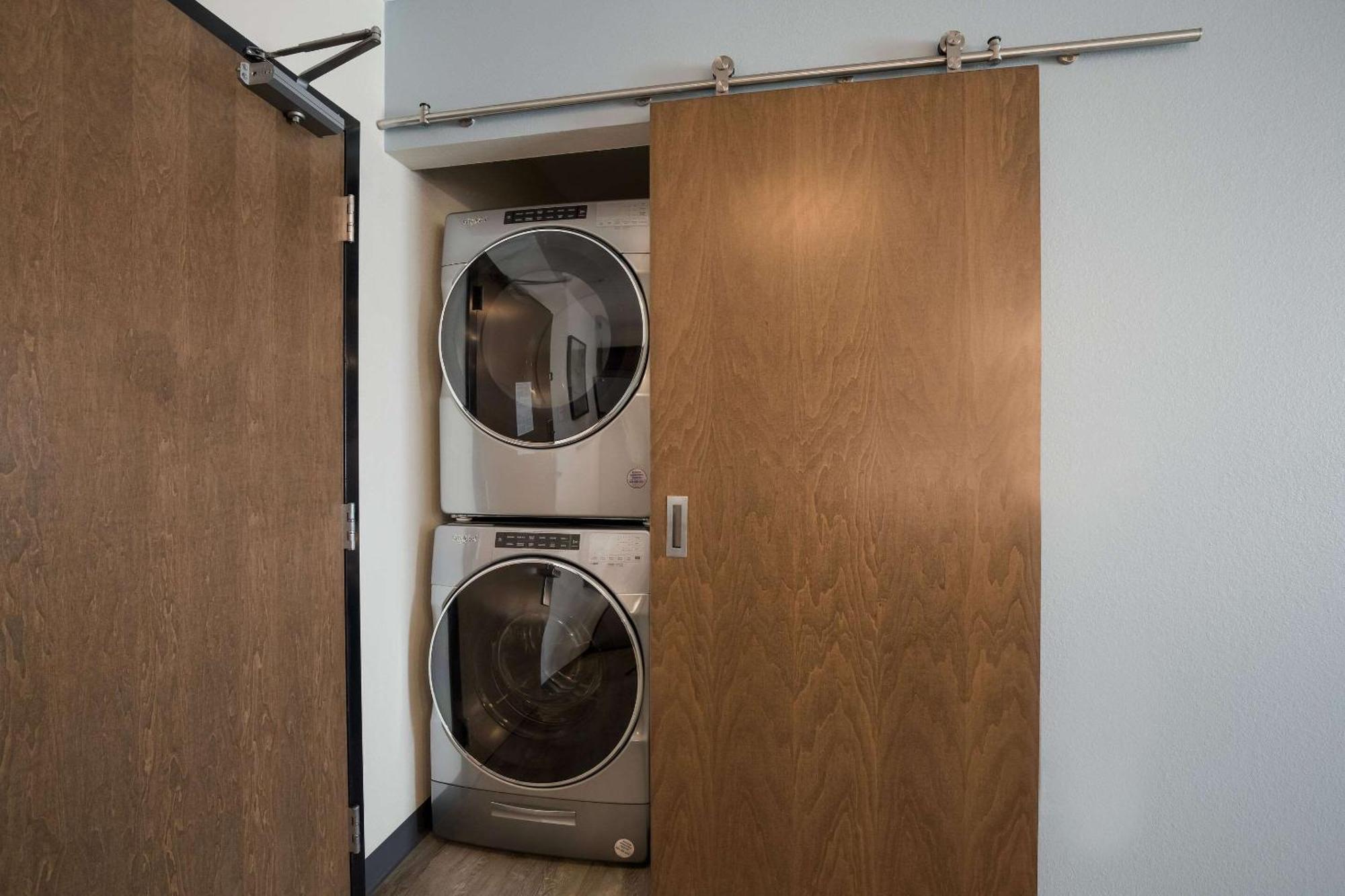 Everhome Suites コロナ エクステリア 写真